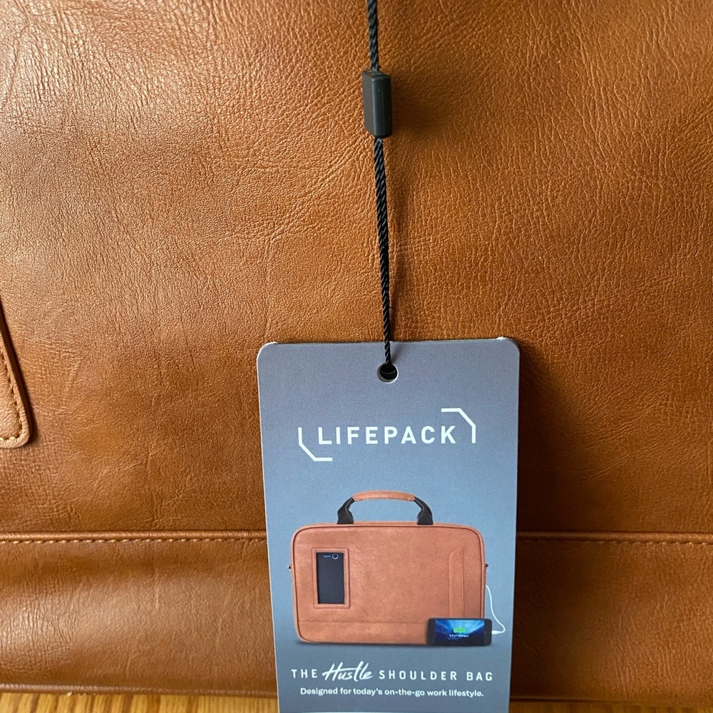 🆕 Solgaard Lifepack Hustler Cognac Vegan Leather Shoulder Bag NO SOLARBANK - Picture 5 of 10